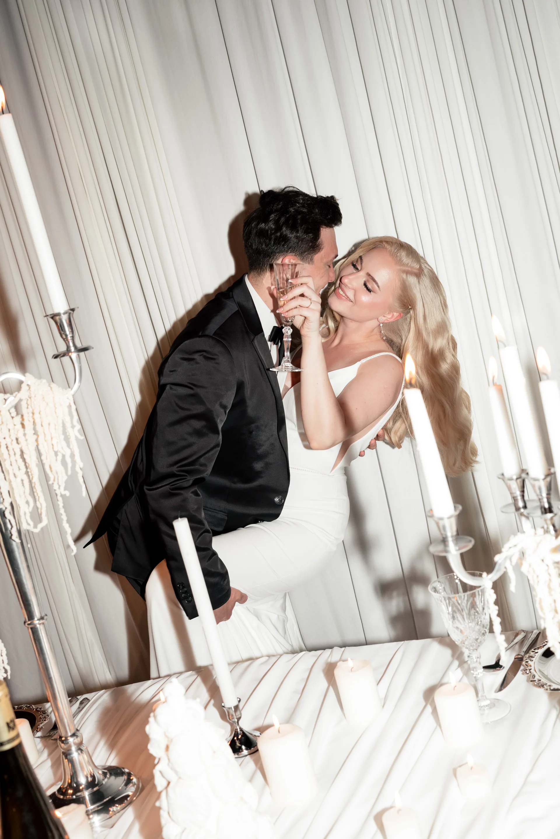 Brautpaar Champagner Hochzeitsmoment Fine Art – Amoriva Films